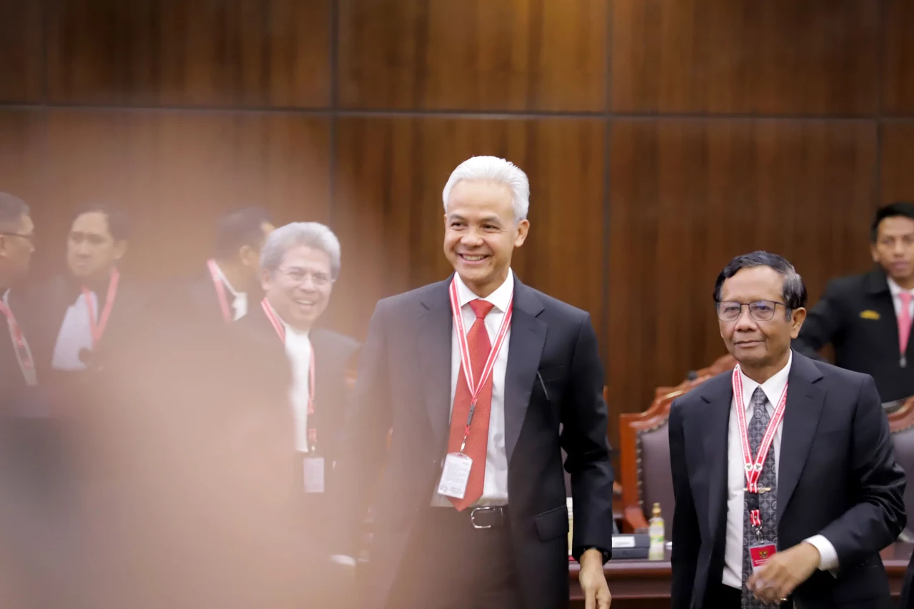 Ganjar-Mahfud Hadiri...