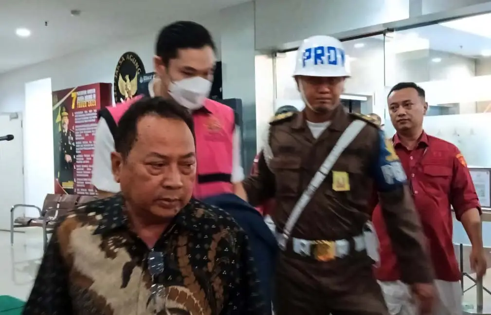 Penampakan Suami Sandra...