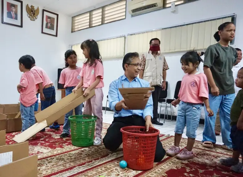 Bank Sampoerna Salurkan...