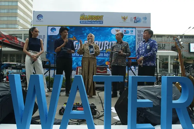Cinta Laura Meriahkan...