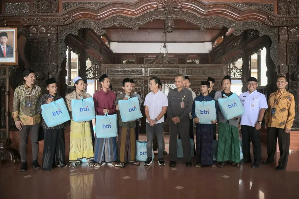 BTN Salurkan Bantuan...