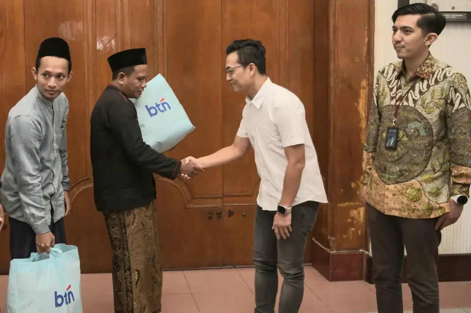 BTN Salurkan Bantuan...