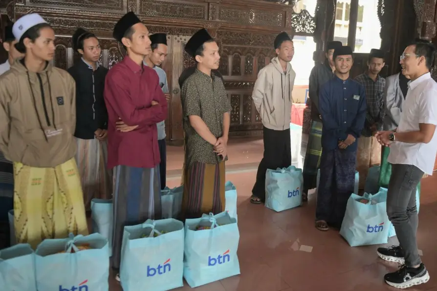 BTN Salurkan Bantuan...