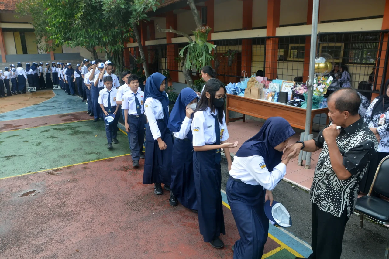 Momen Mengharukan Pelepasan...
