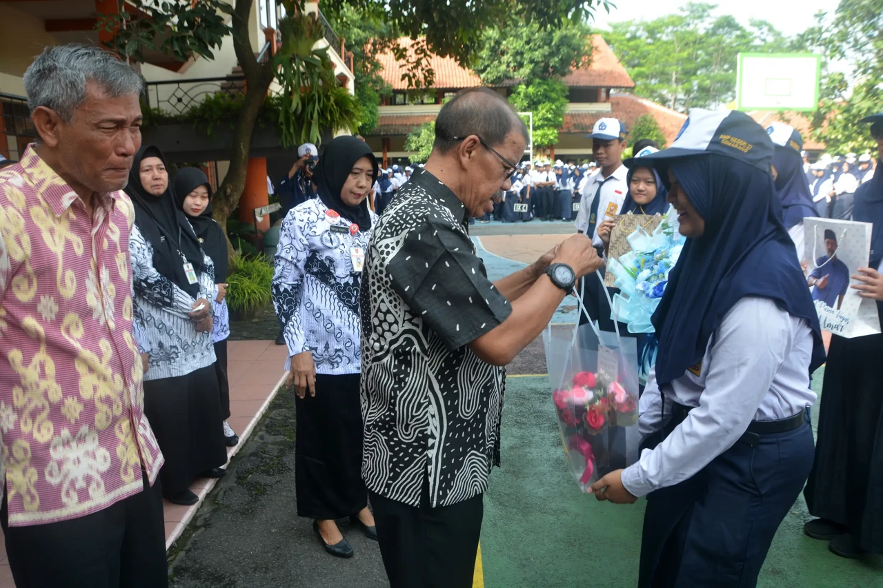Momen Mengharukan Pelepasan...