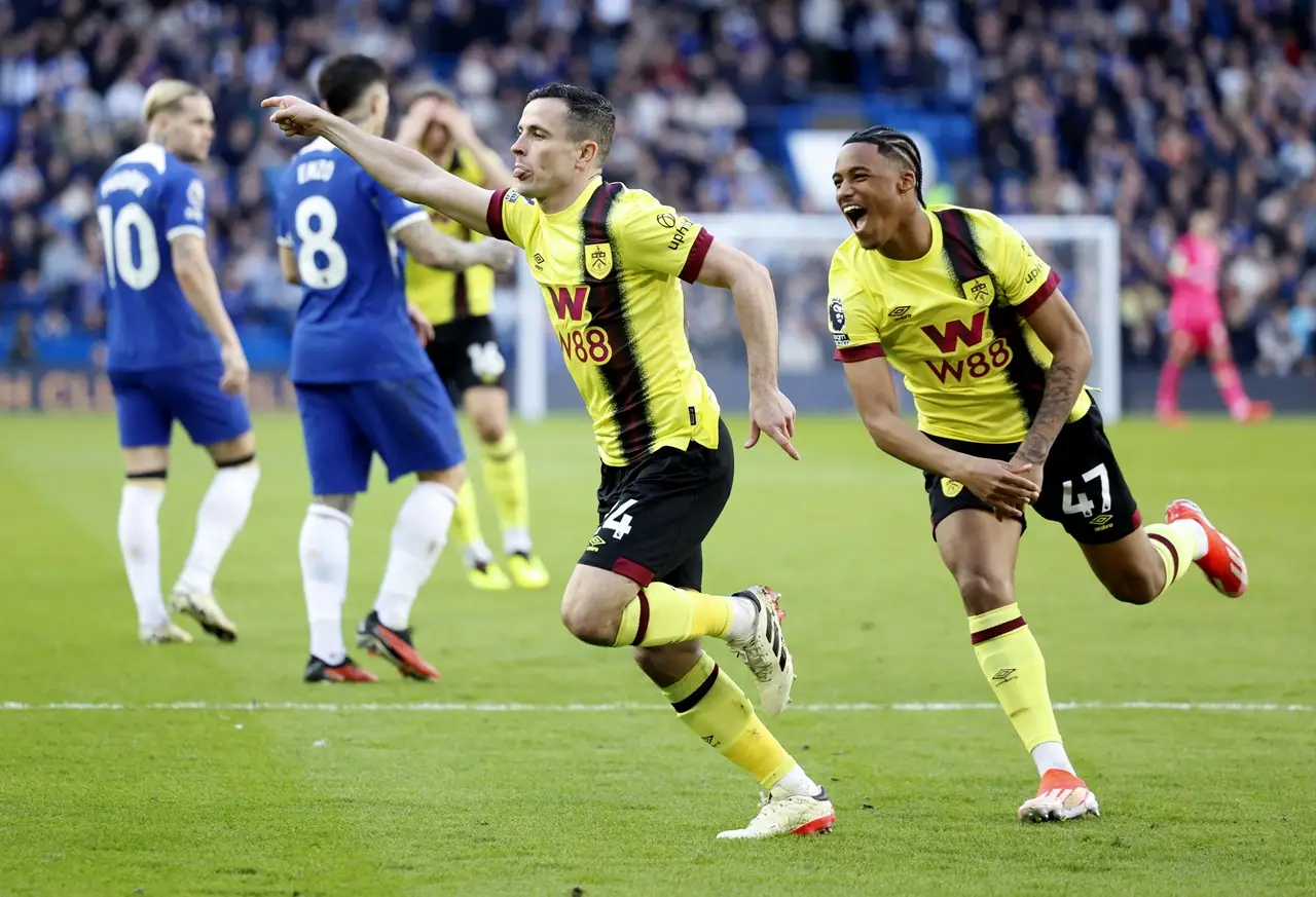 Chelsea Ditahan Imbang...