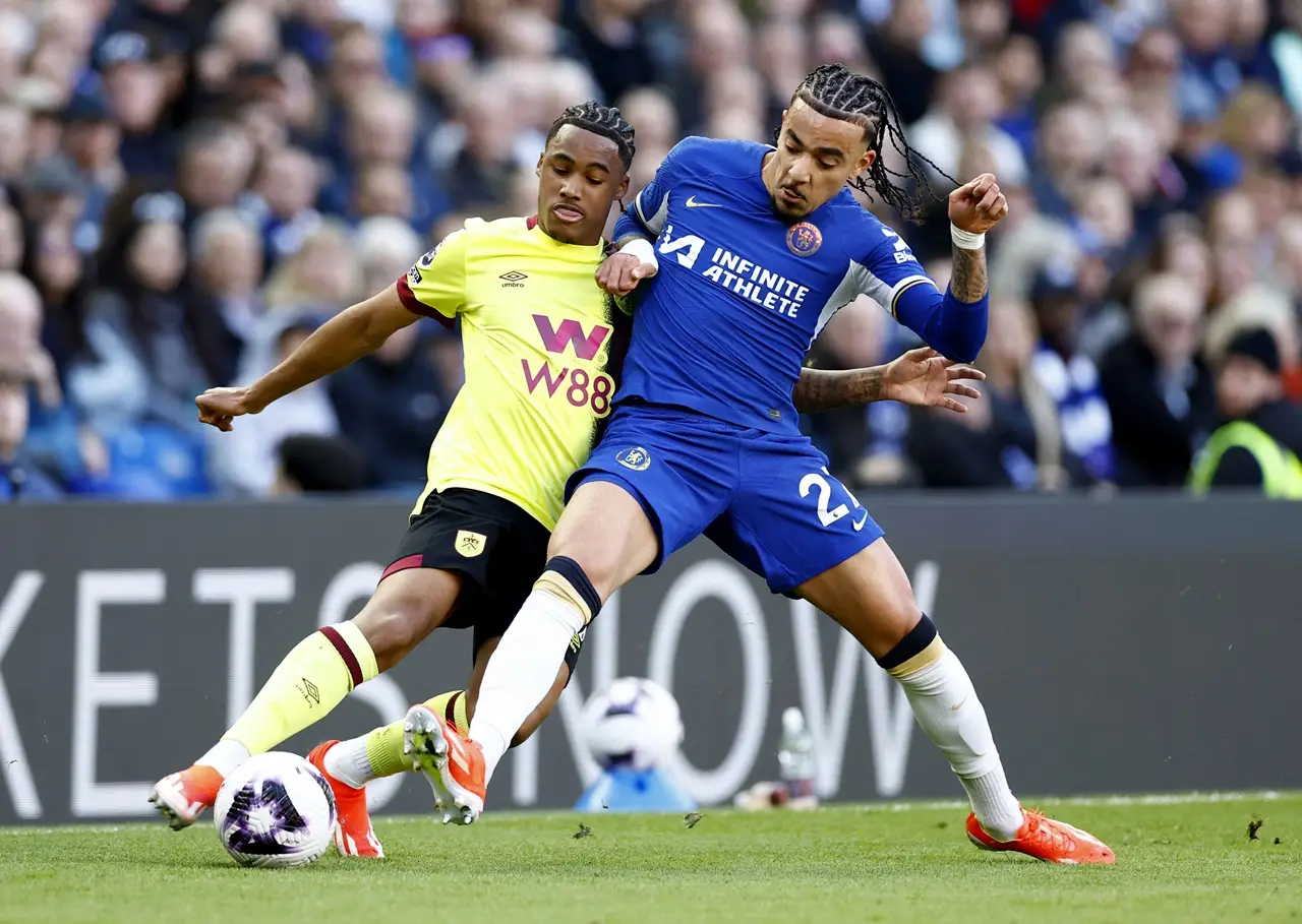 Chelsea Ditahan Imbang...