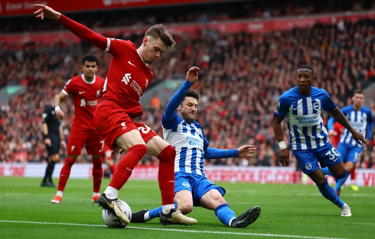 Bungkam Brighton 2-1,...