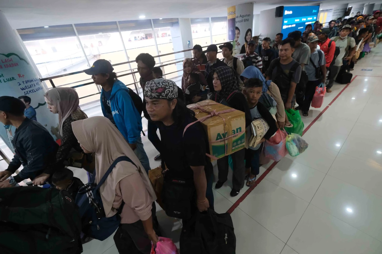 Antusiasme Pemudik Menggunakan...