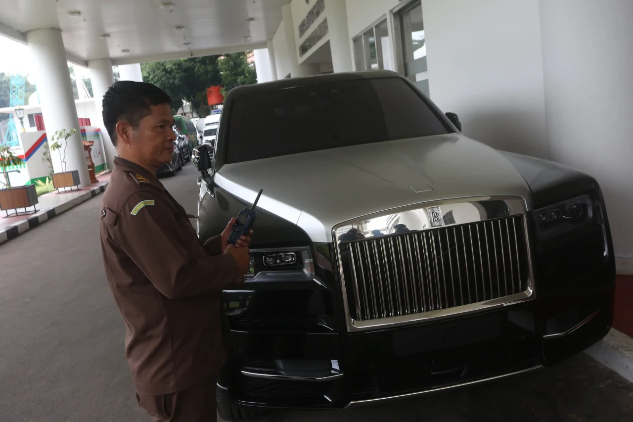 Penampakan Mobil Mewah...