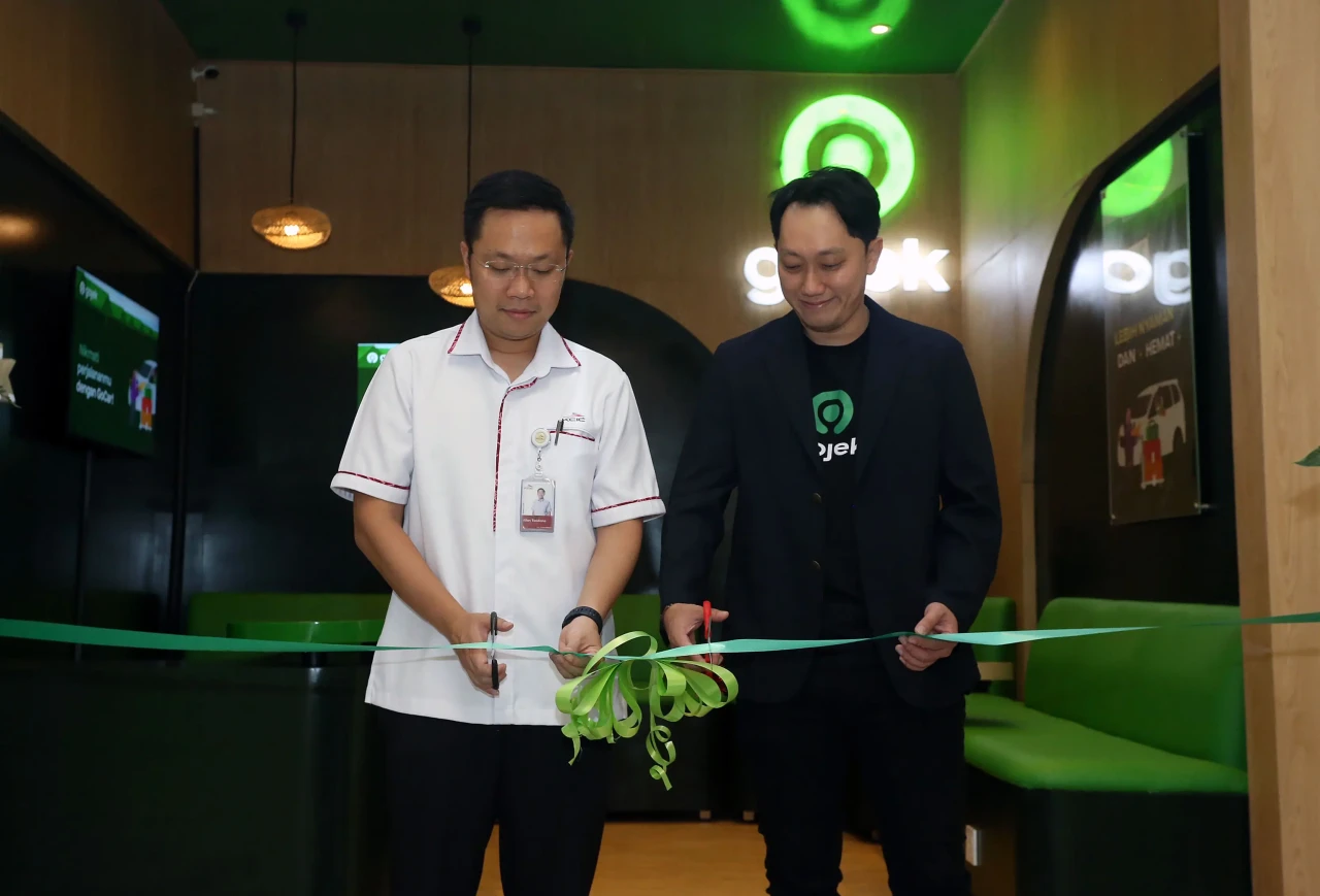 Customer Lounge untuk...