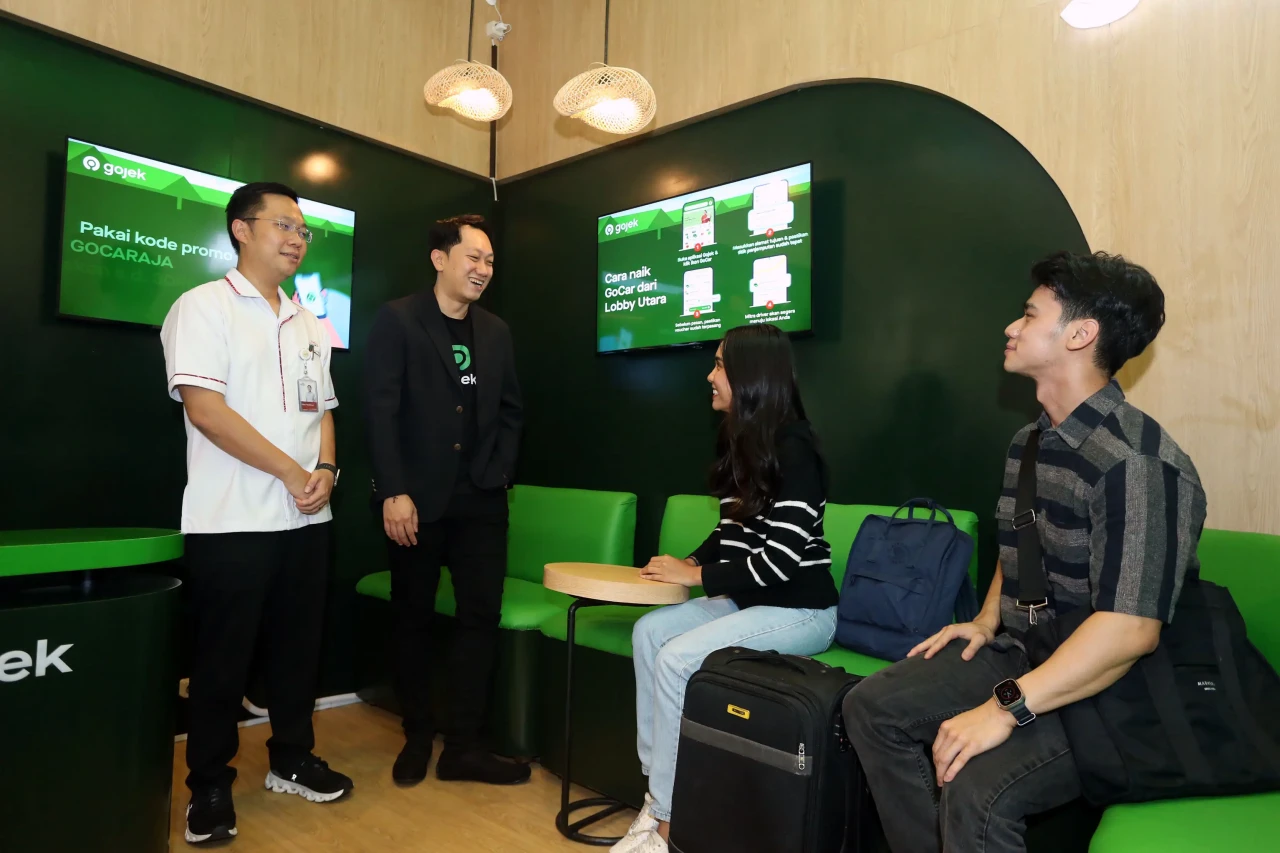 Customer Lounge untuk...