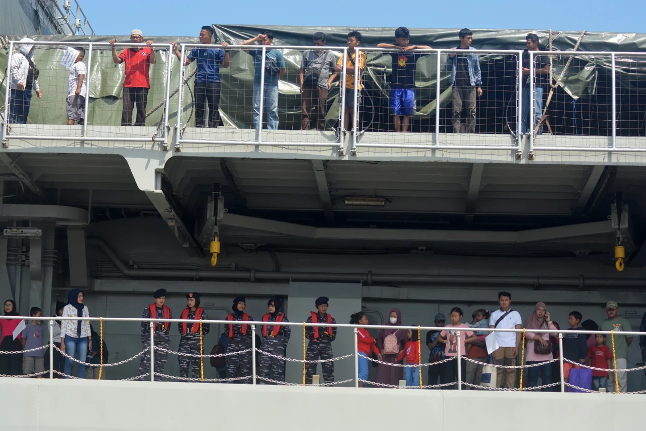 Ratusan Pemudik Kapal...