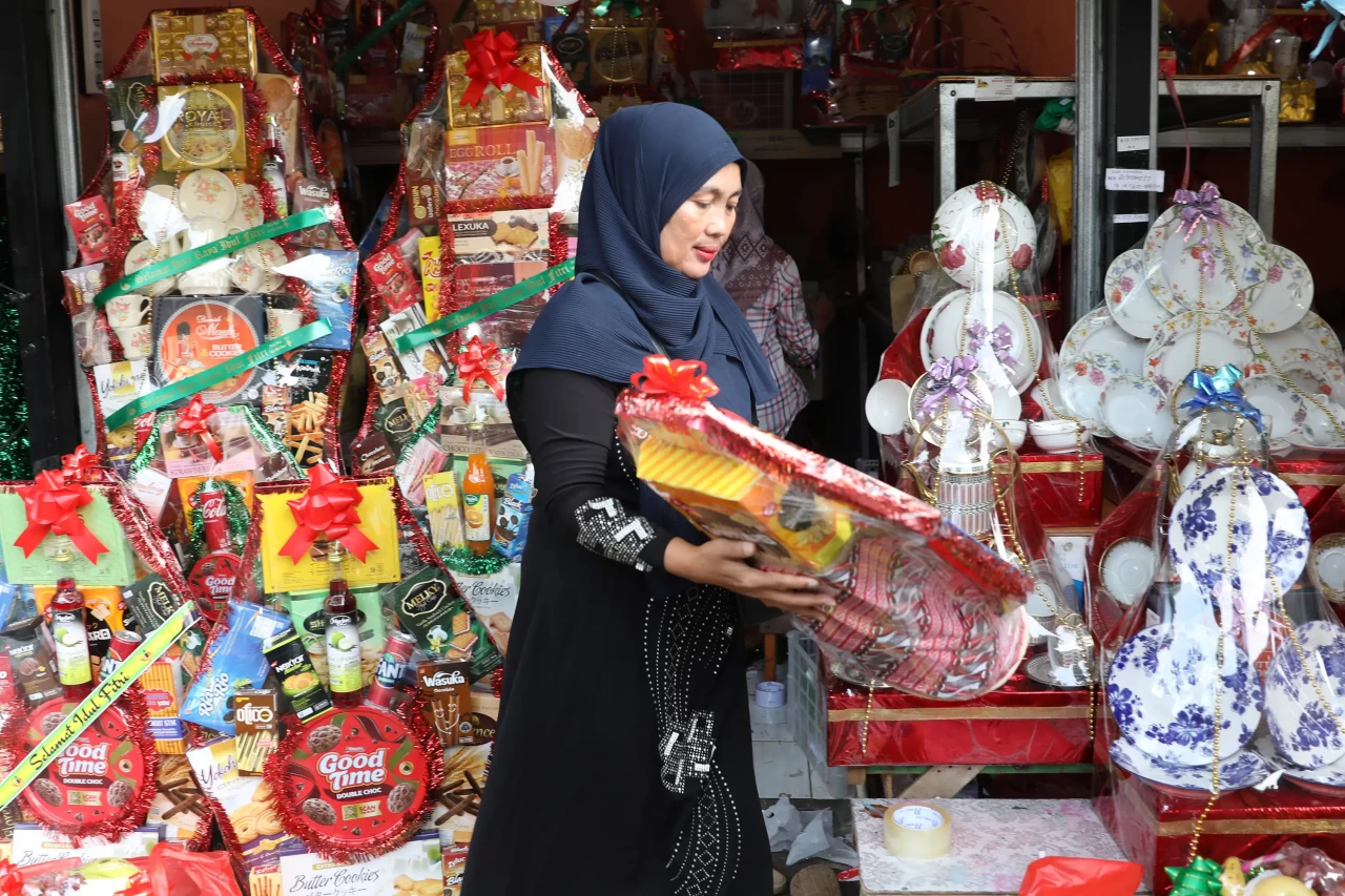 Jelang Idul Fitri, Penjualan...
