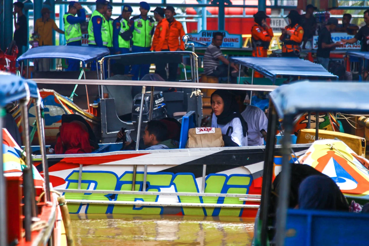 Potret Suasana Arus...
