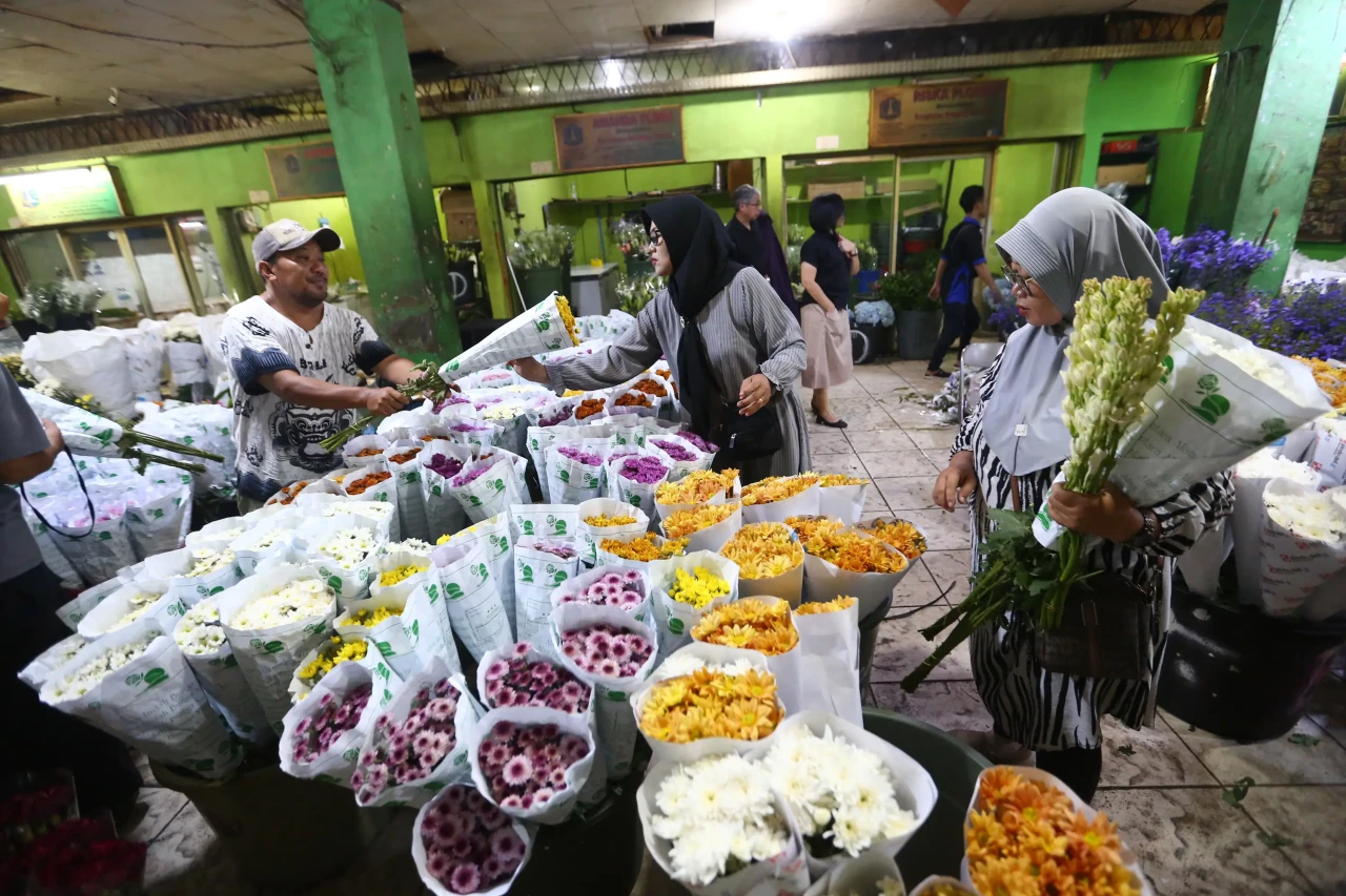 Penjualan Bunga Jelang...