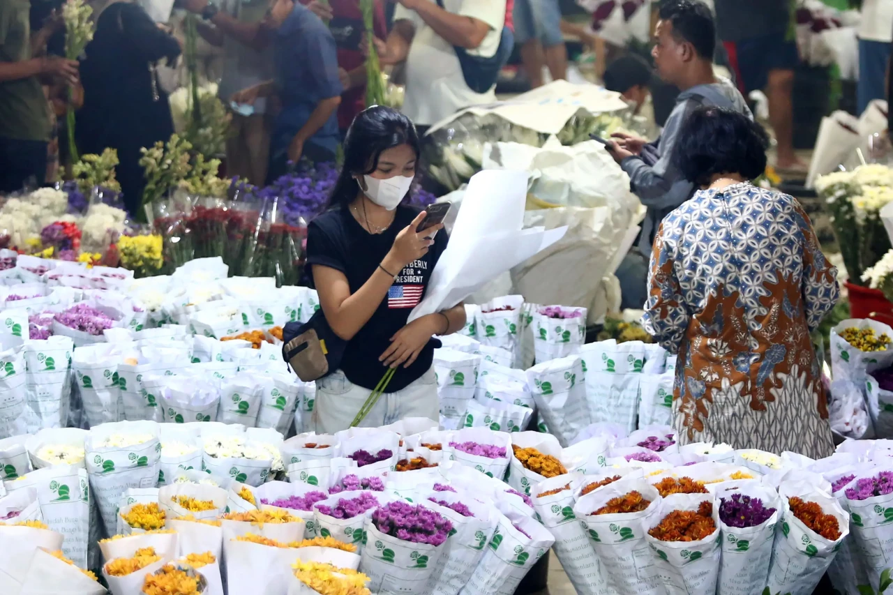 Penjualan Bunga Jelang...