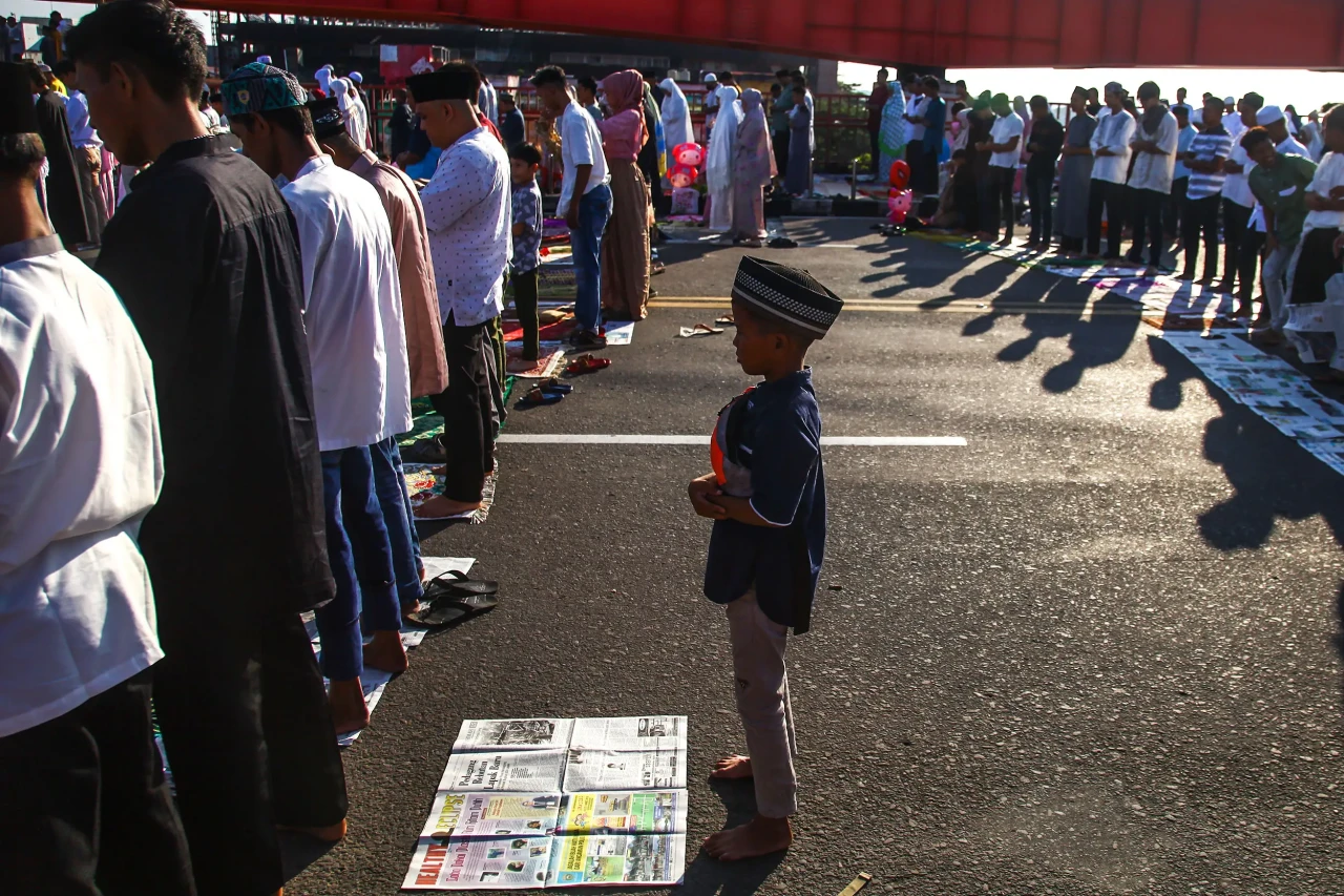 Potret Salat Idul Fitri...