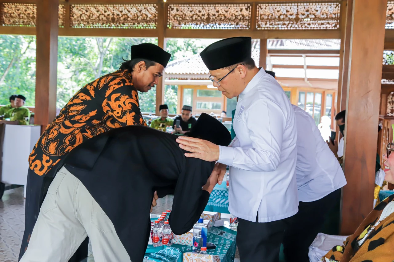 Mardiono Gelar Tradisi...