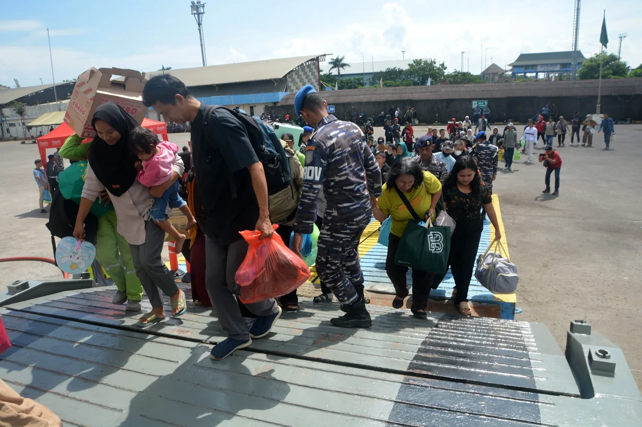 Potret Ratusan Pemudik...