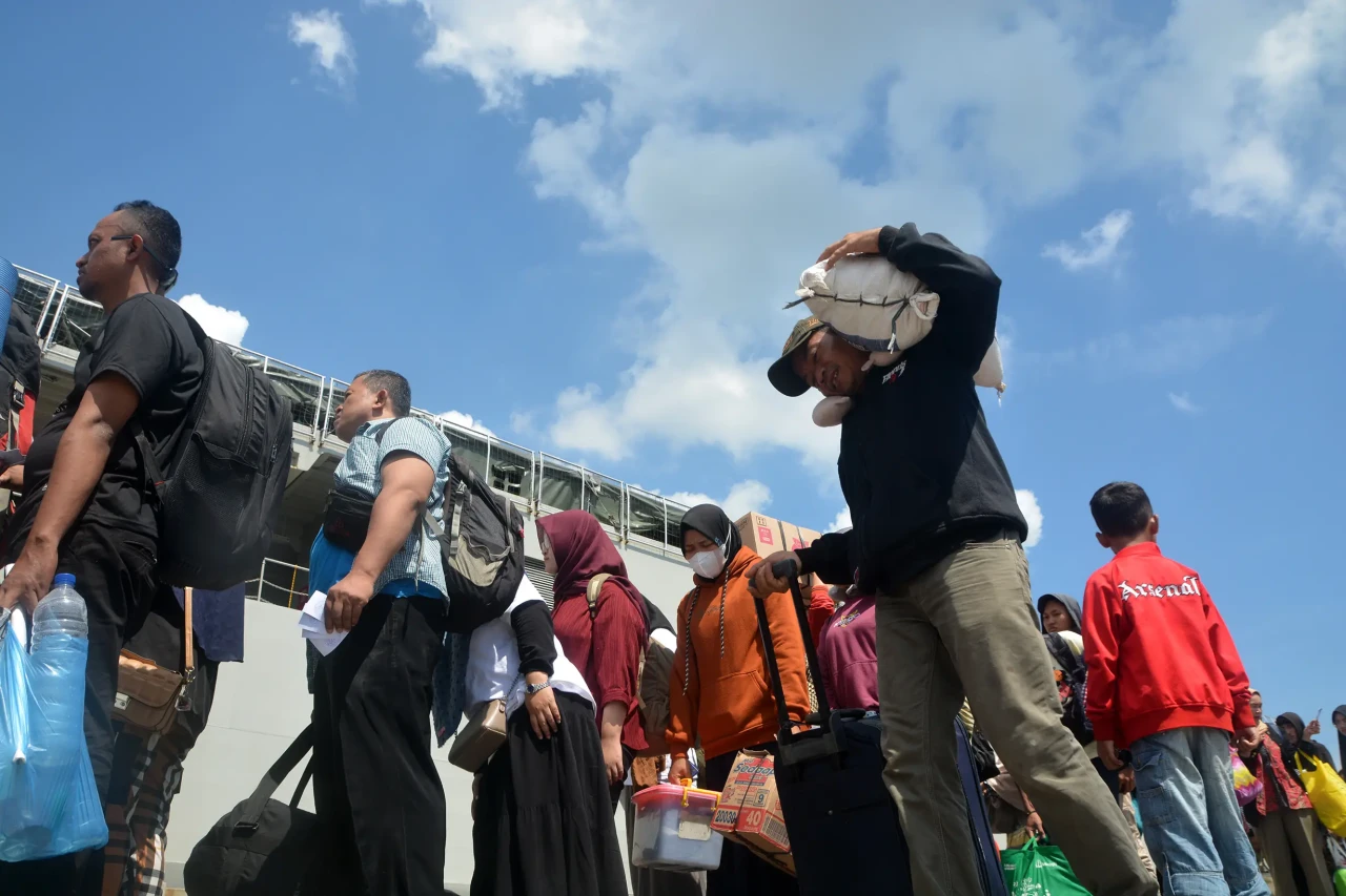 Potret Ratusan Pemudik...