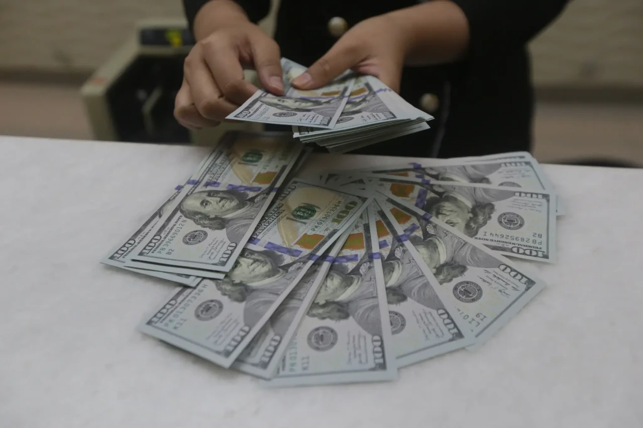 Nilai Tukar Rupiah Terhadap...