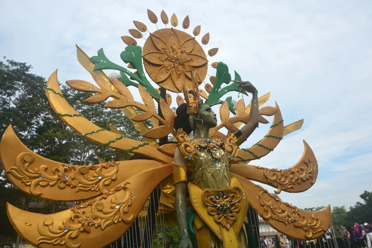 Potret Semarak Pembukaan...