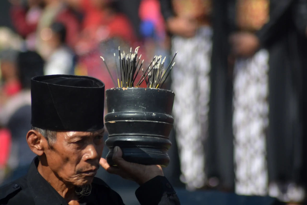 Kirab Budaya Tradisi...