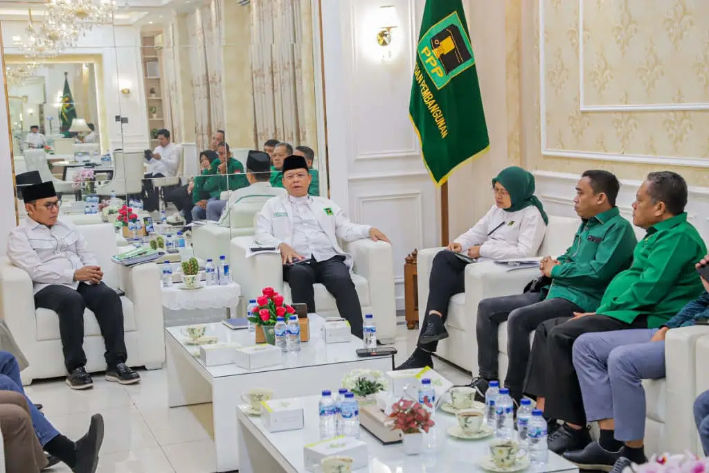 Datangi Kantor DPP PPP,...
