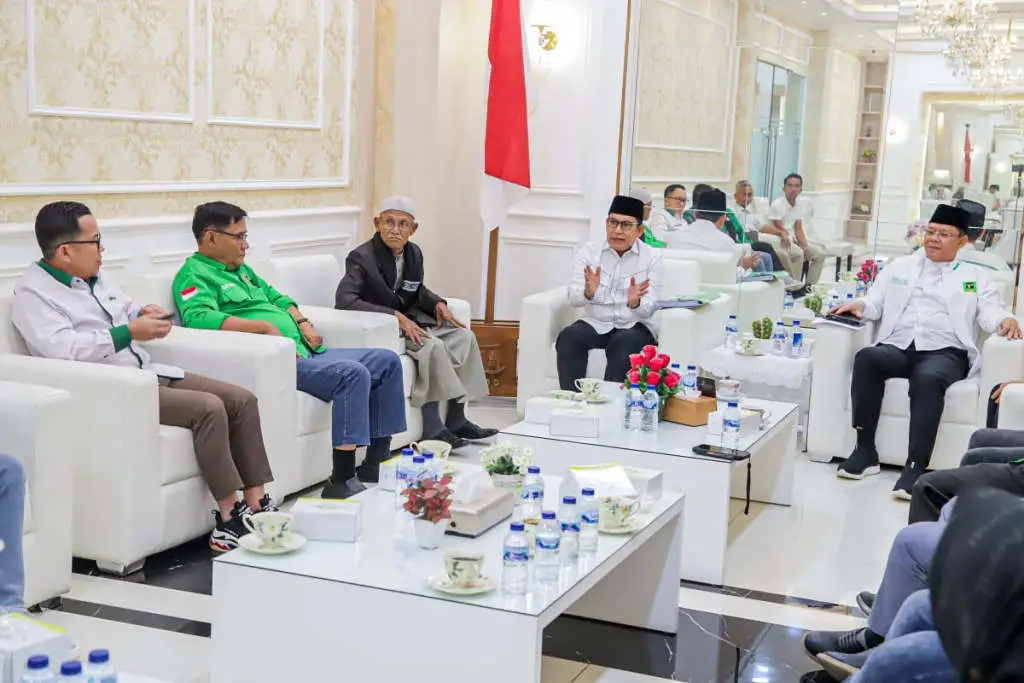 Datangi Kantor DPP PPP,...