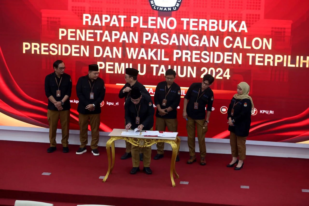 KPU Menetapkan Prabowo-Gibran...