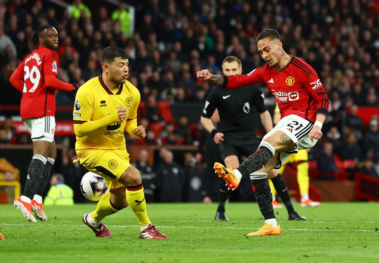 Hasil Man United vs...