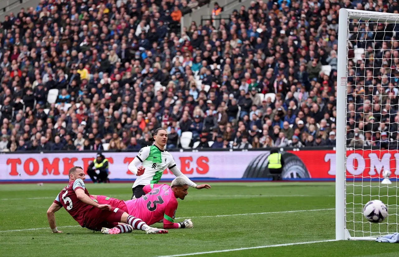 West Ham Tahan Imbang...