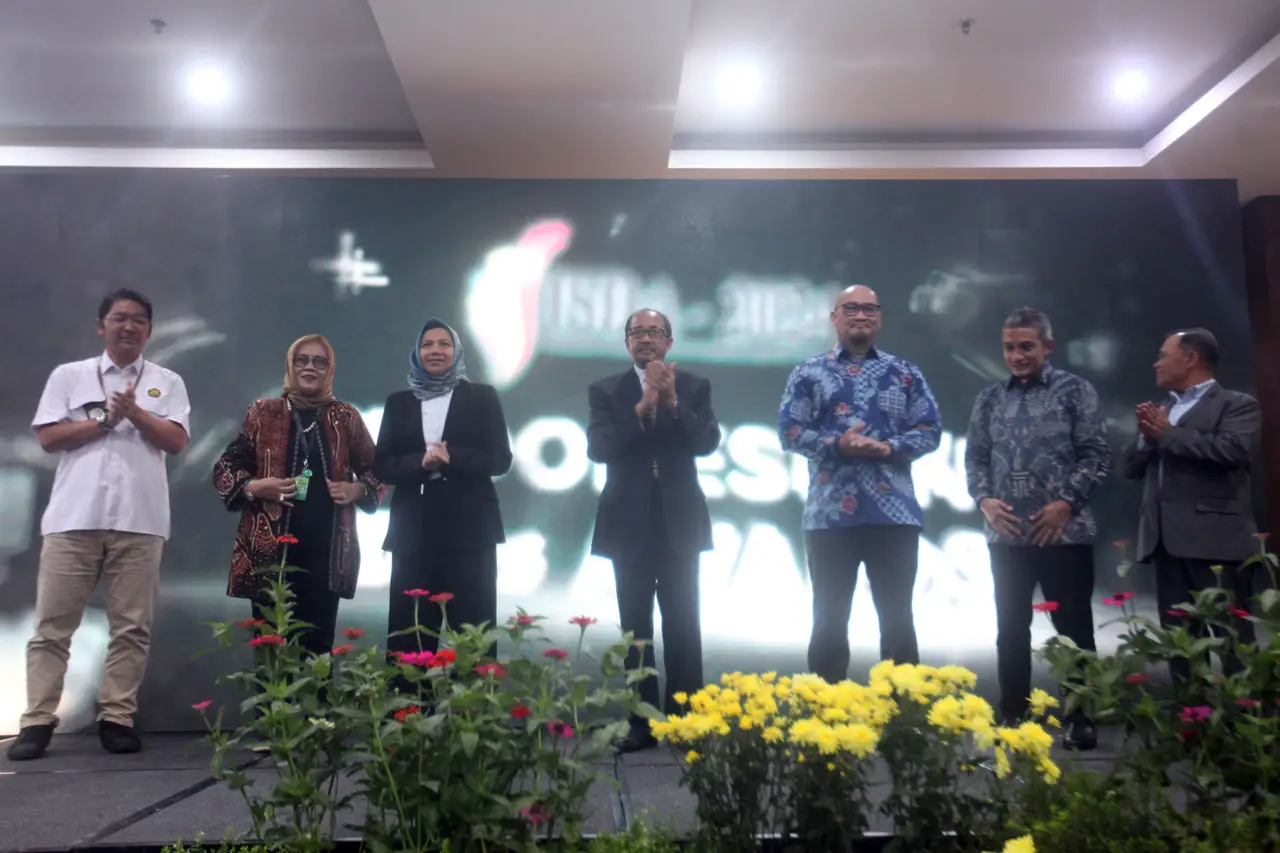 Terpilih Sebagai Ketum...
