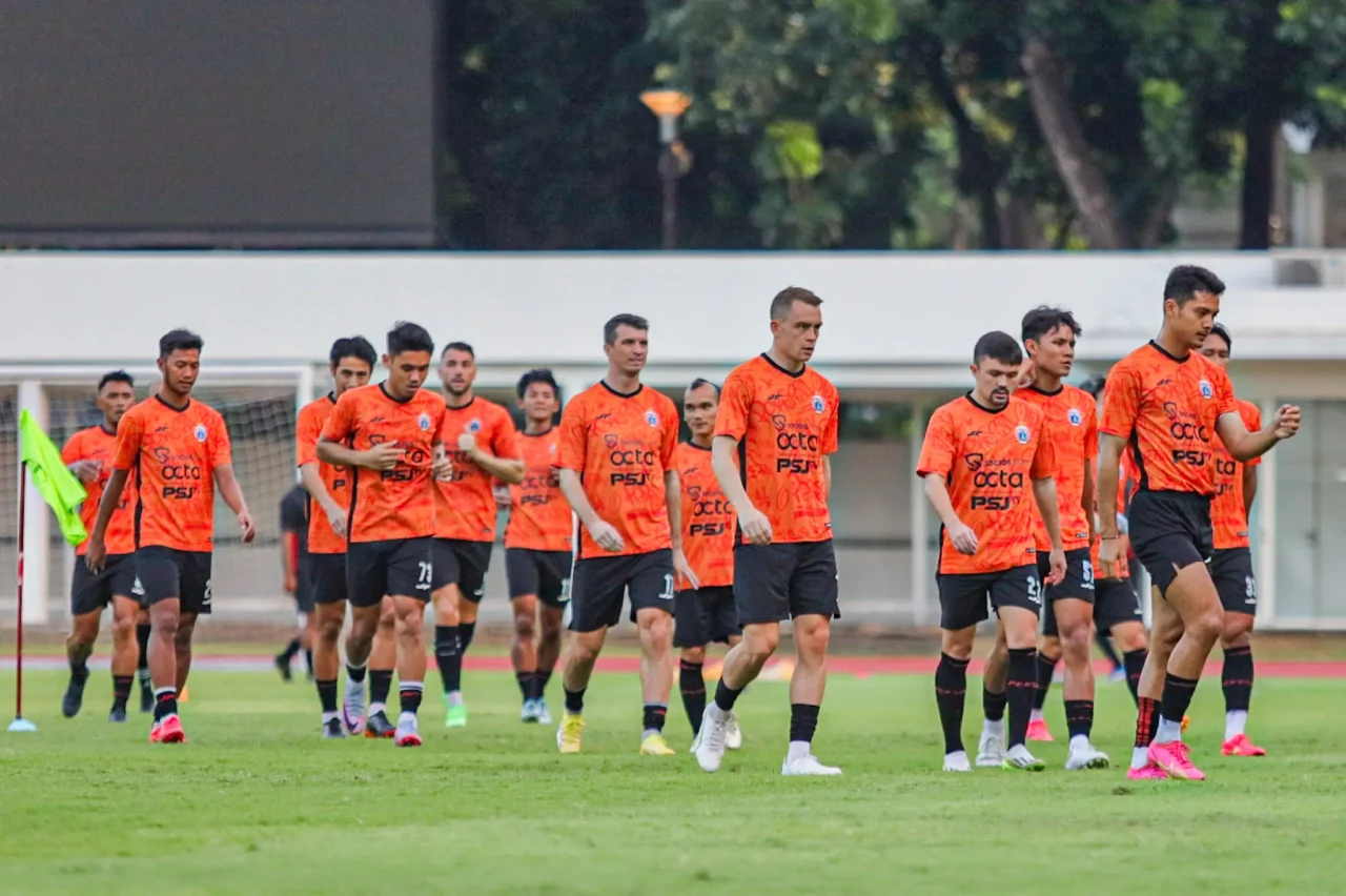 Latihan Persija Jakarta...