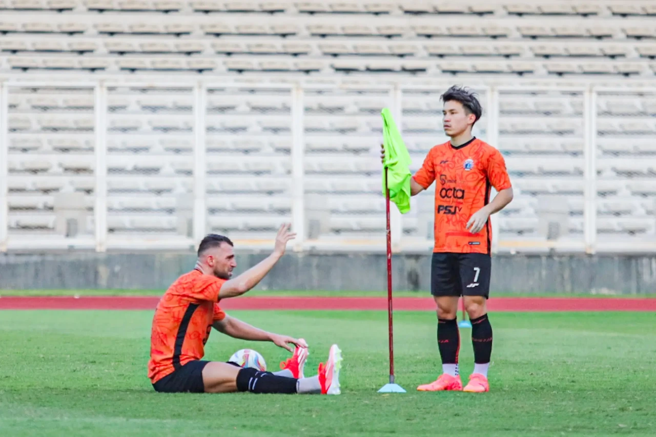 Latihan Persija Jakarta...