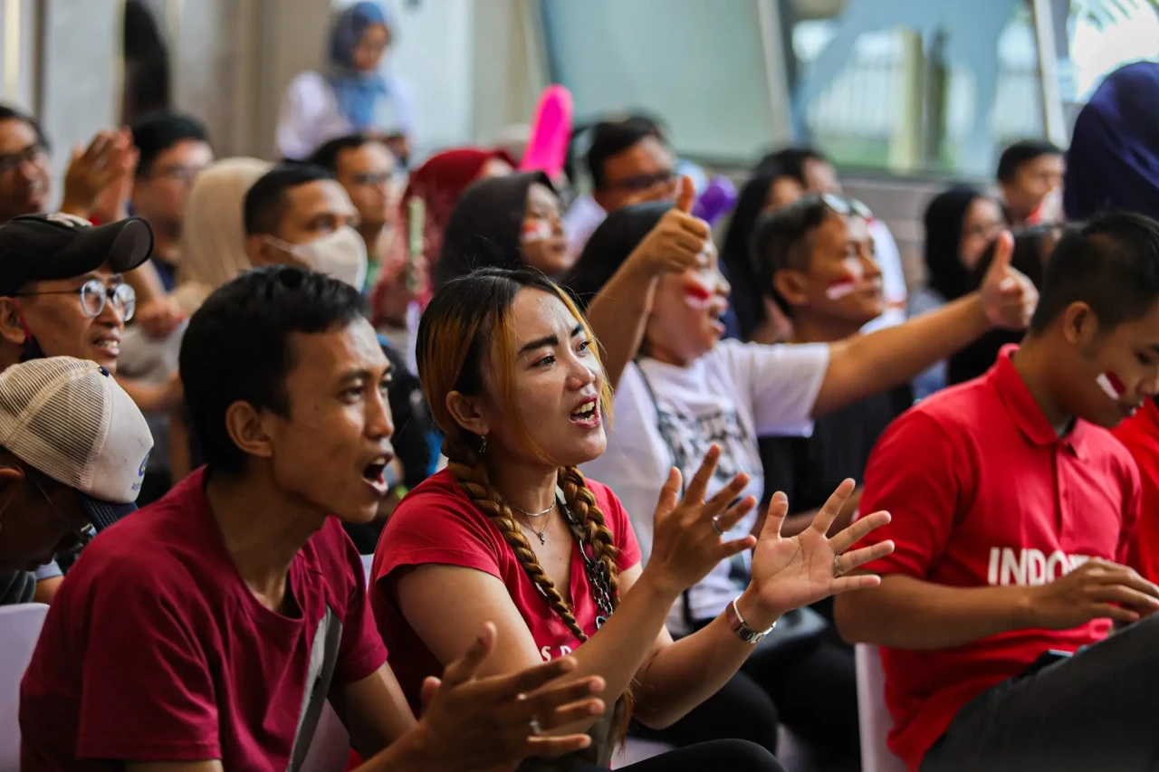 Keseruan Nobar Final...