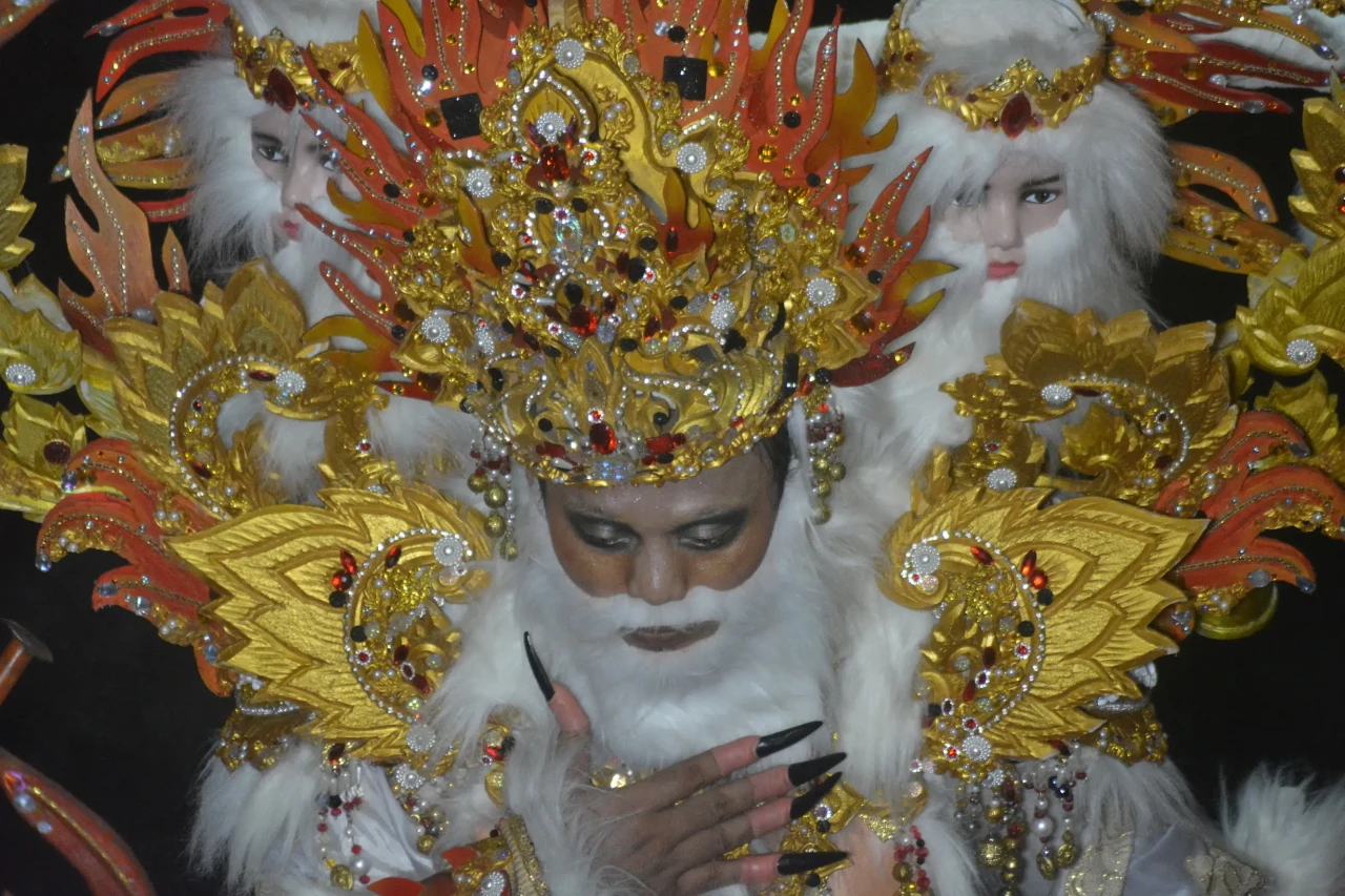 Potret Kemeriahan Parade...