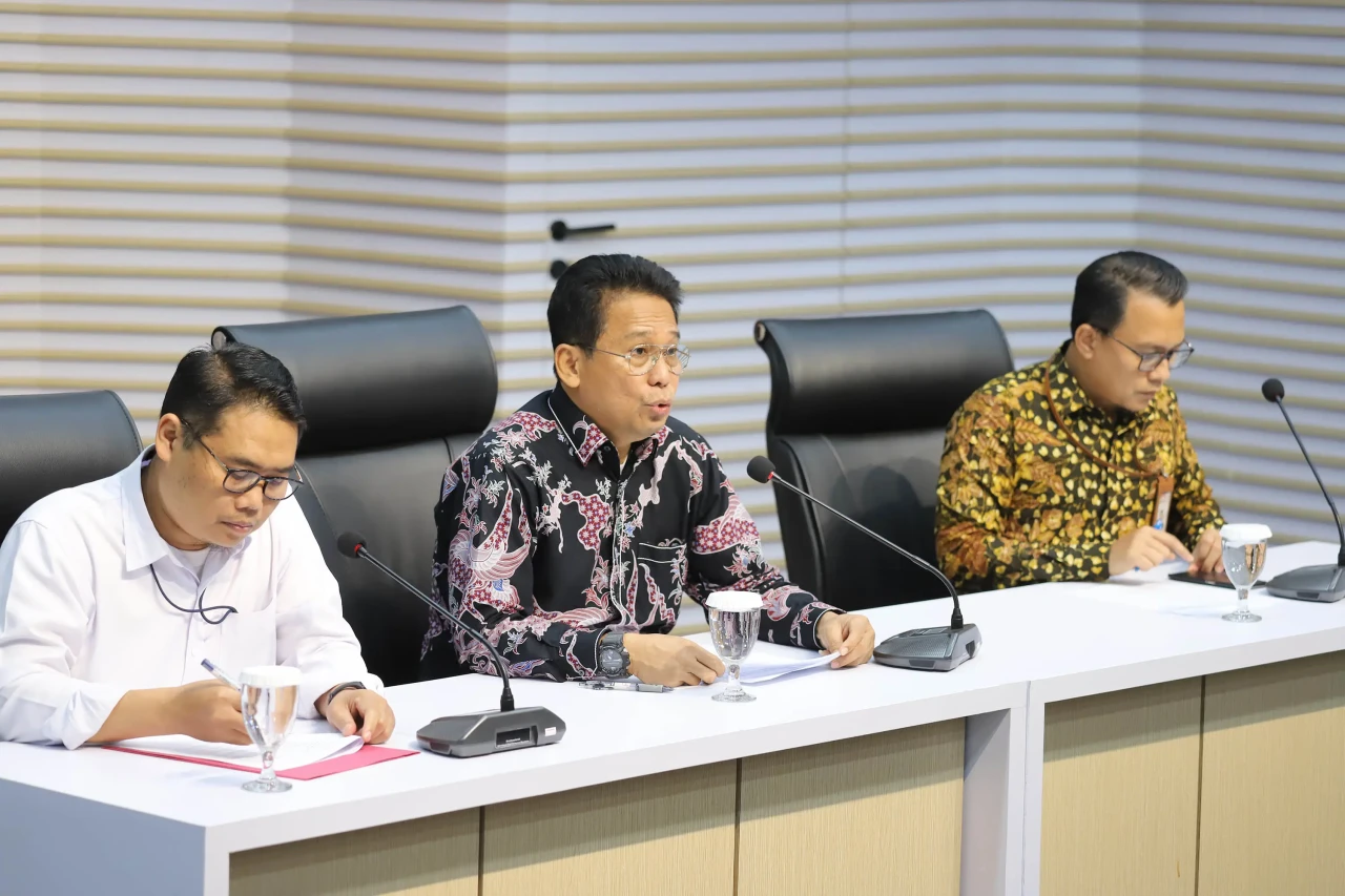 KPK Tahan Bupati Sidoarjo...