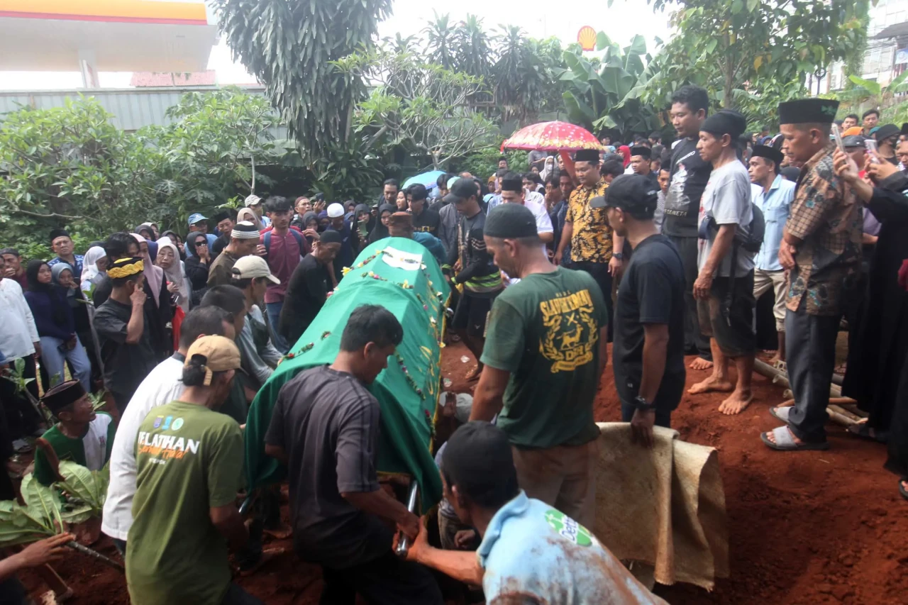 Prosesi Pemakaman 6...