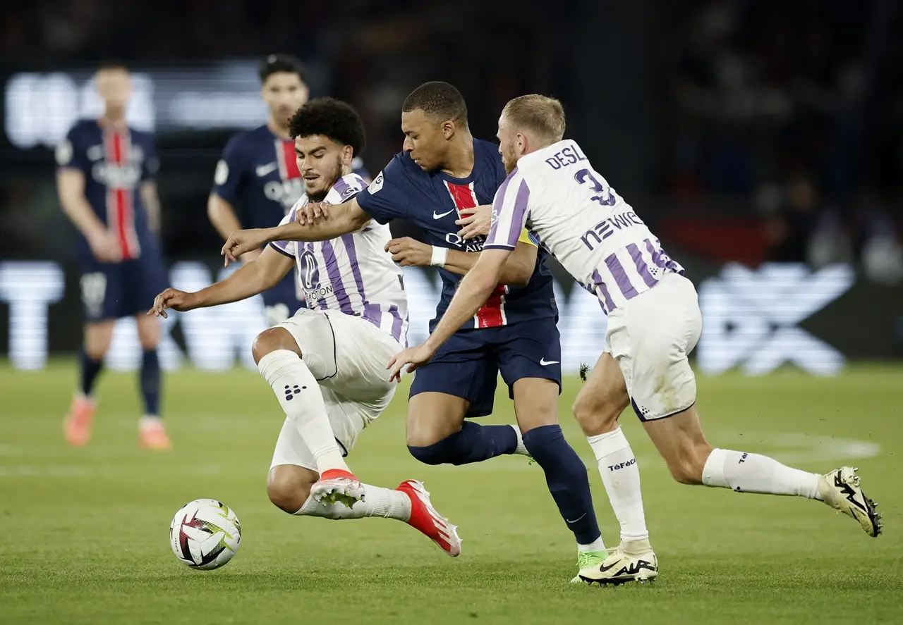 Toulouse Kalahkan Paris...