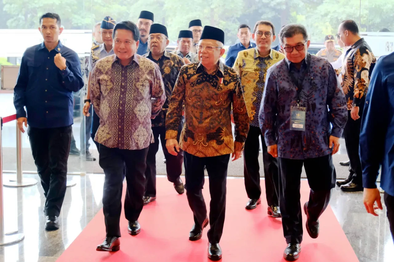 Wapres Hadiri Silaturahmi...