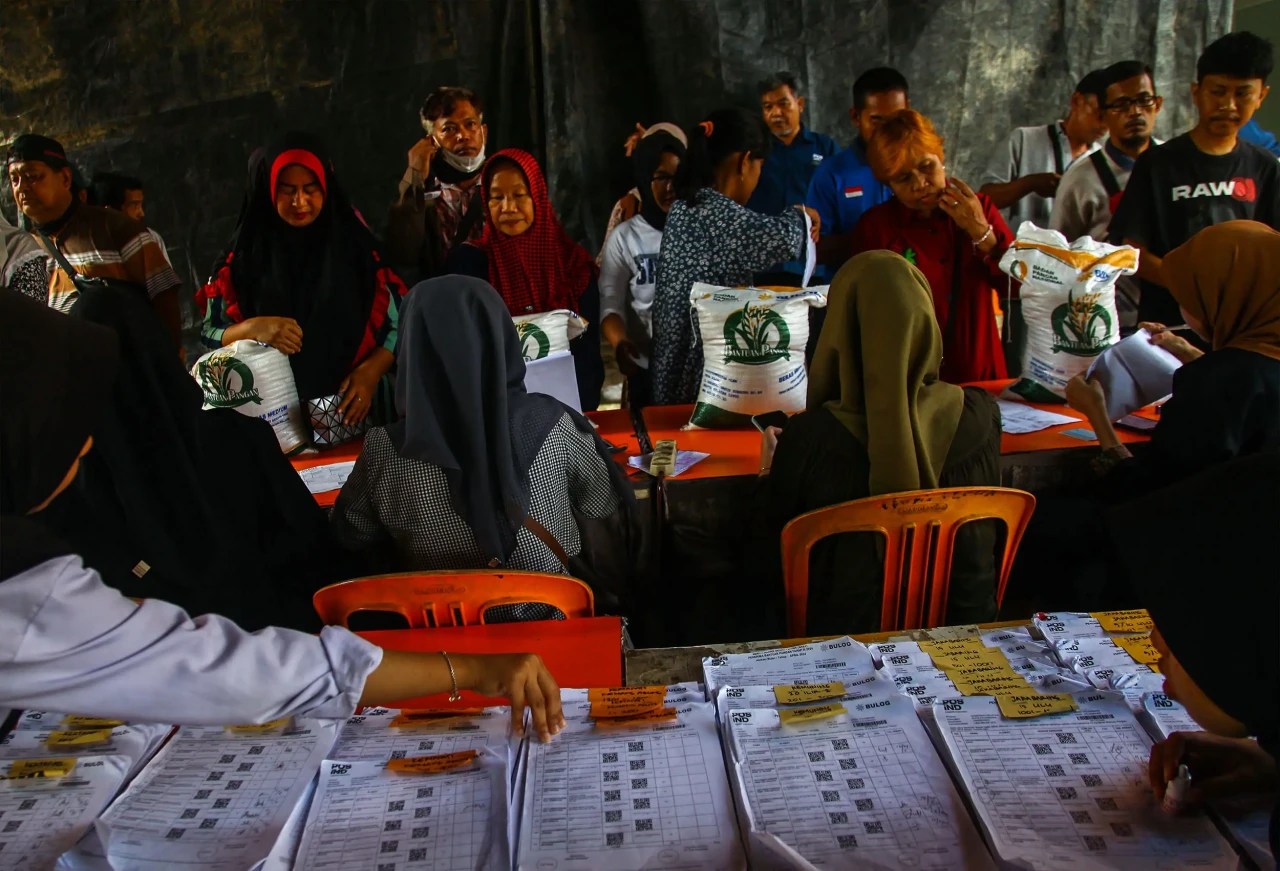Potret Pembagian Bantuan...