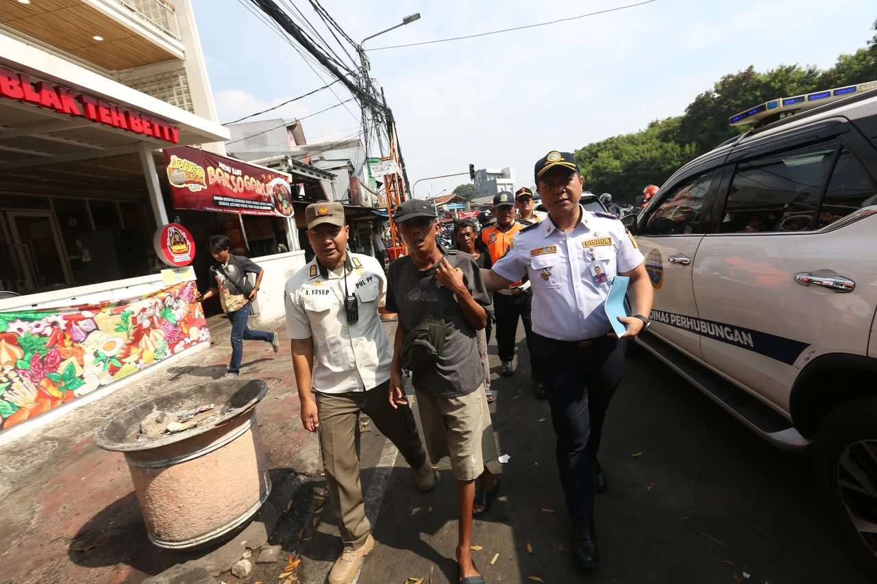 Razia Juru Parkir Liar...