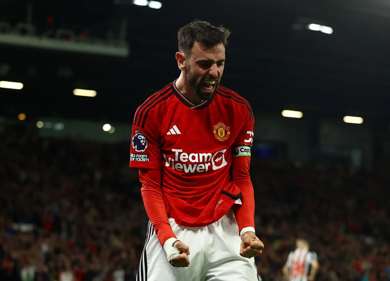 Manchester United Bungkam...