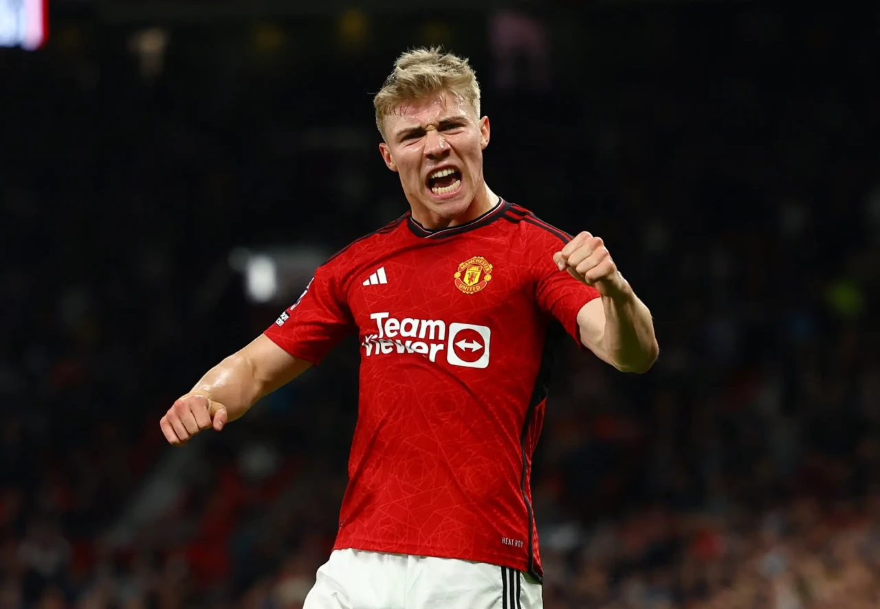 Manchester United Bungkam...