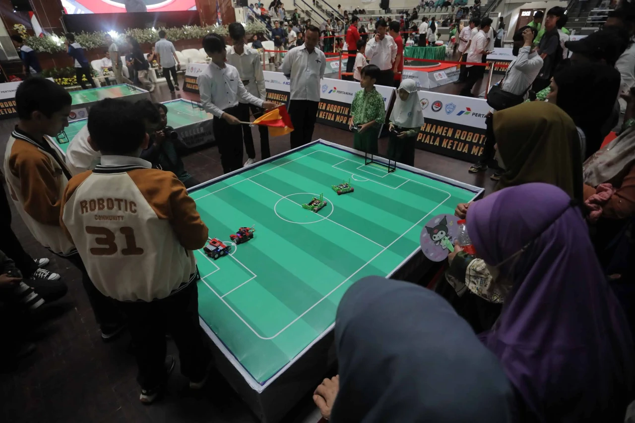Turnamen Robotik Indonesia...