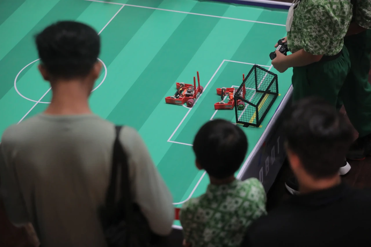 Turnamen Robotik Indonesia...