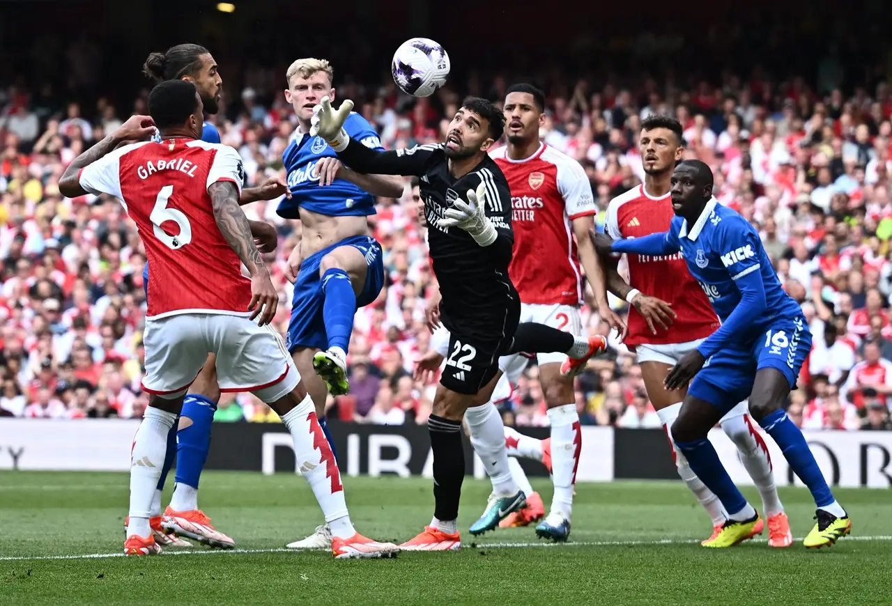 Menang 2-1 atas Everton,...
