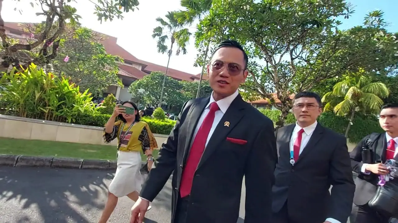 Potret Menteri AHY Jalan...